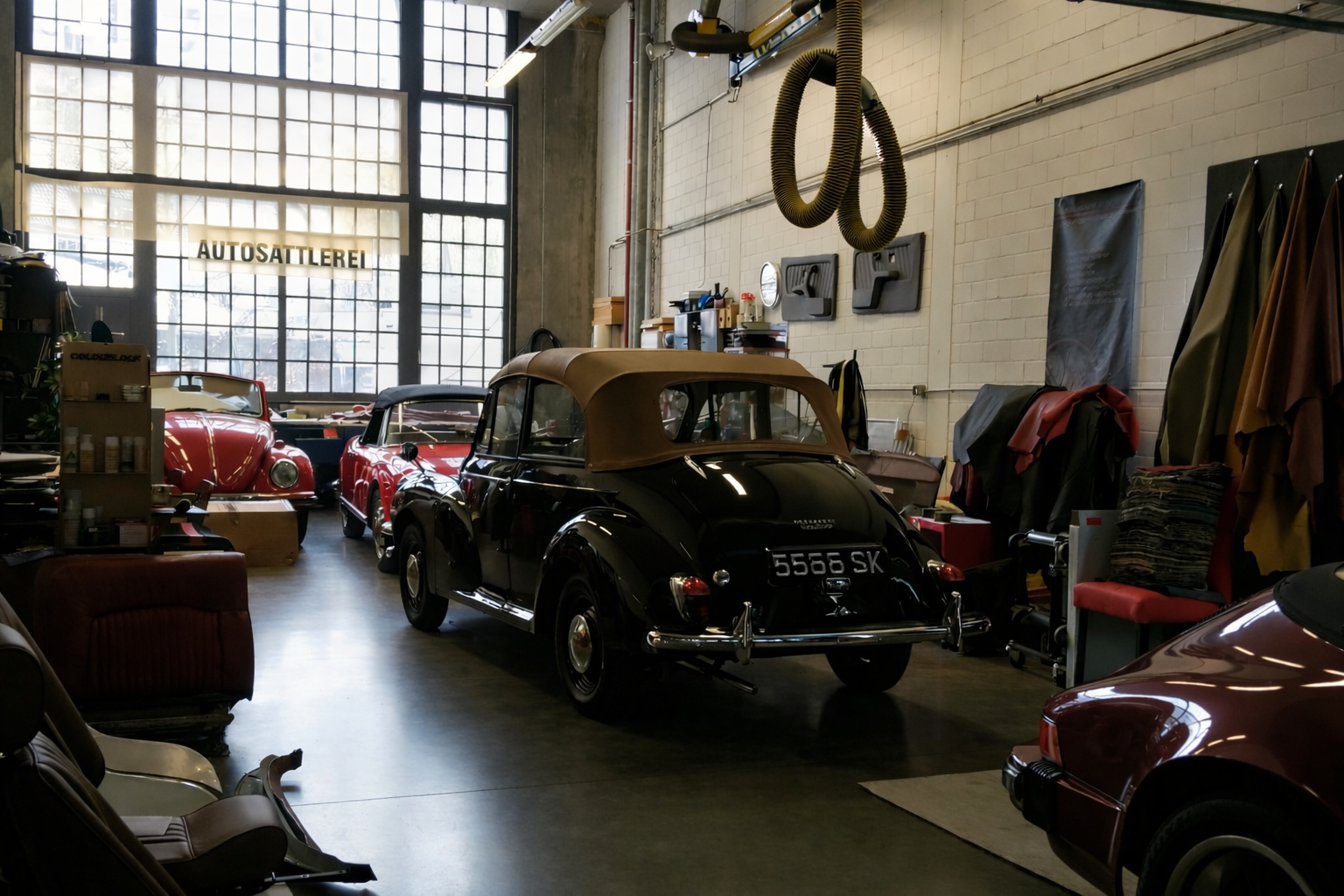 Autosattlerei Hintergrund